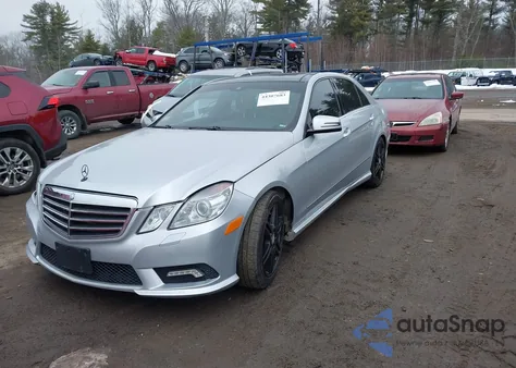 2010 Mercedes-Benz E 550 4Matic из США, поврежденный, VIN WDDHF9AB6AA126287